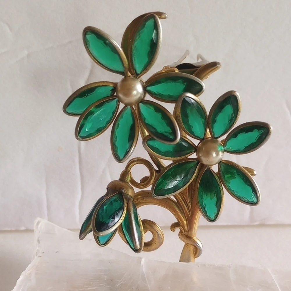 ELEGANT FACETED GREEN GLASS HAIR CLIP FLOWERS DESIGN